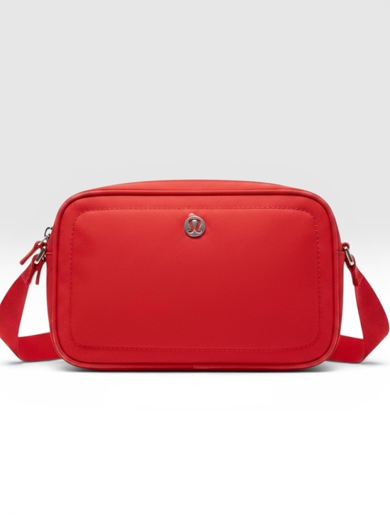 Handbags - Lululemon Red Crossbody Camera Bag O/S Adjustable Strap NWT  Chic Everyday Bag